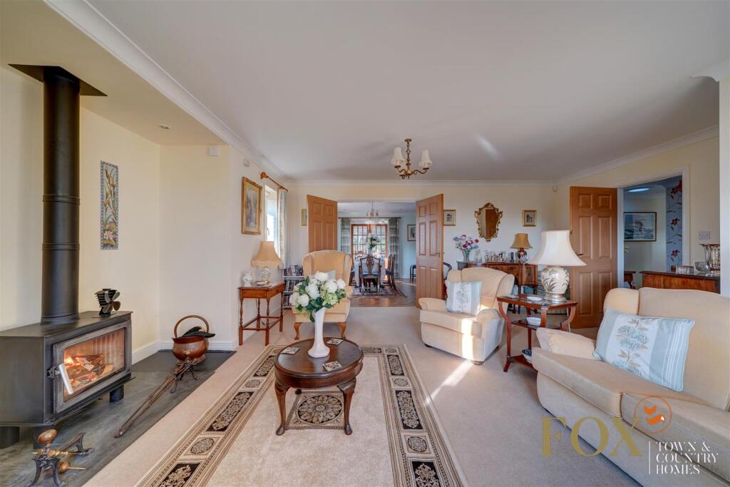 15 Chase Rd (17).jpg