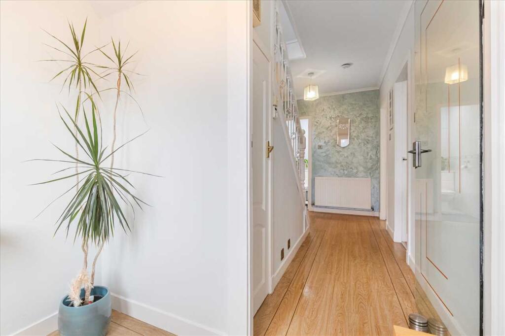 Entrance Hallway (1)