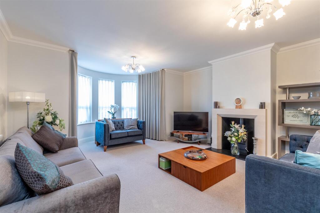 Parrys Lane, Stoke Bishop Living Room.jpg