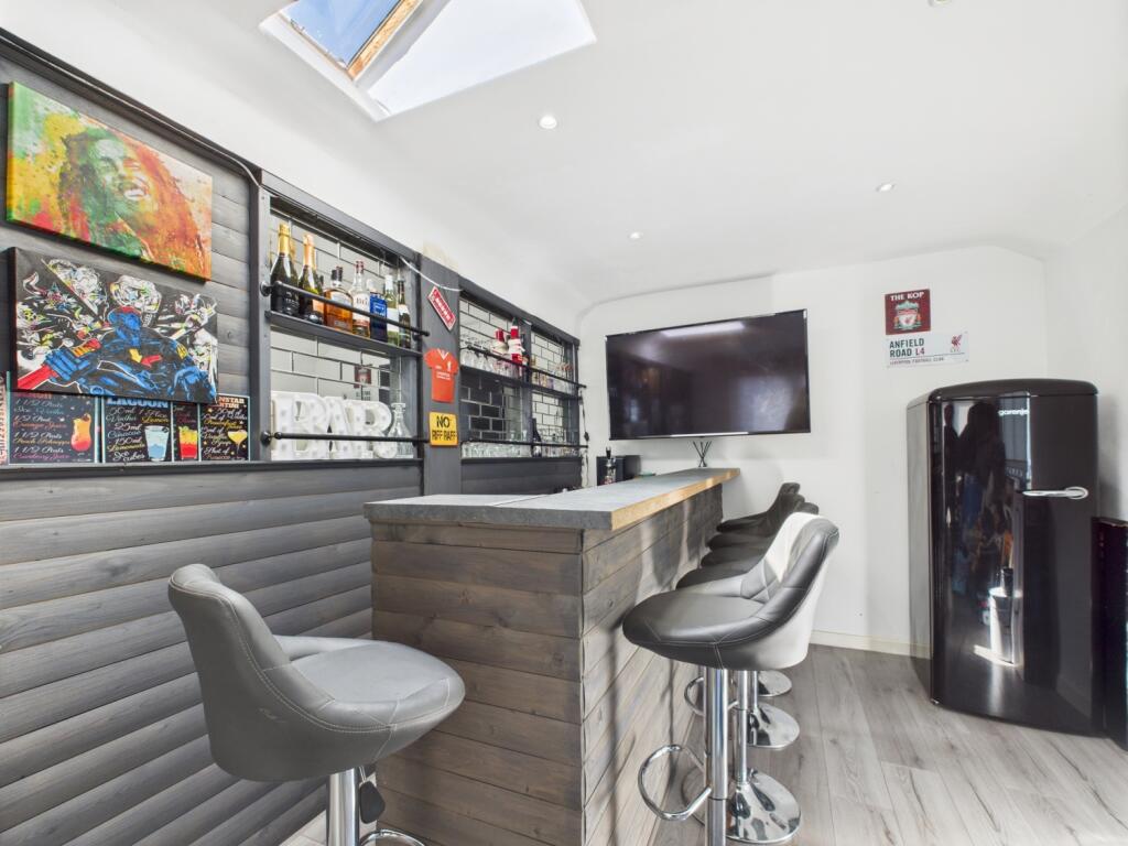 CAM02386G0-PR0139-STILL031 - Copy