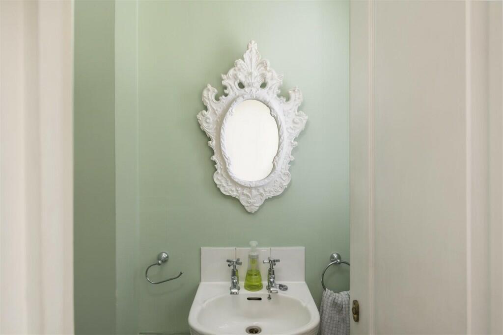 Cloakroom 