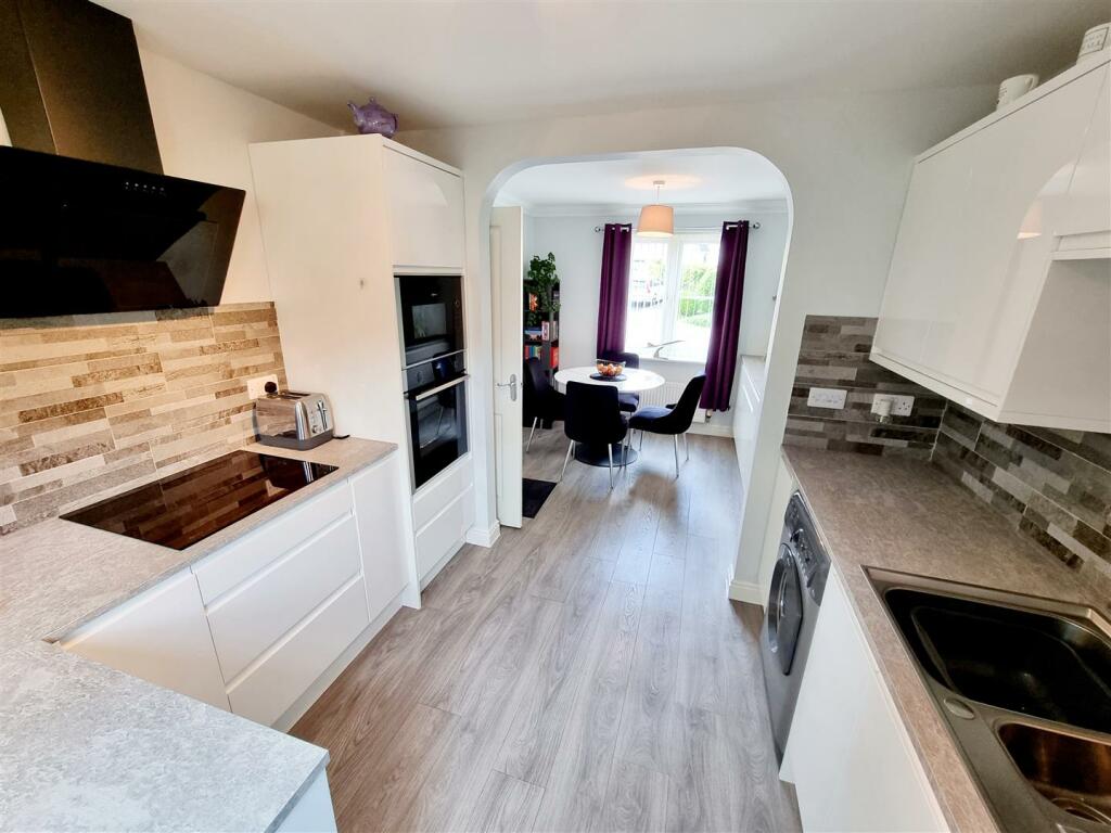 Kitchen &amp; Dining Room