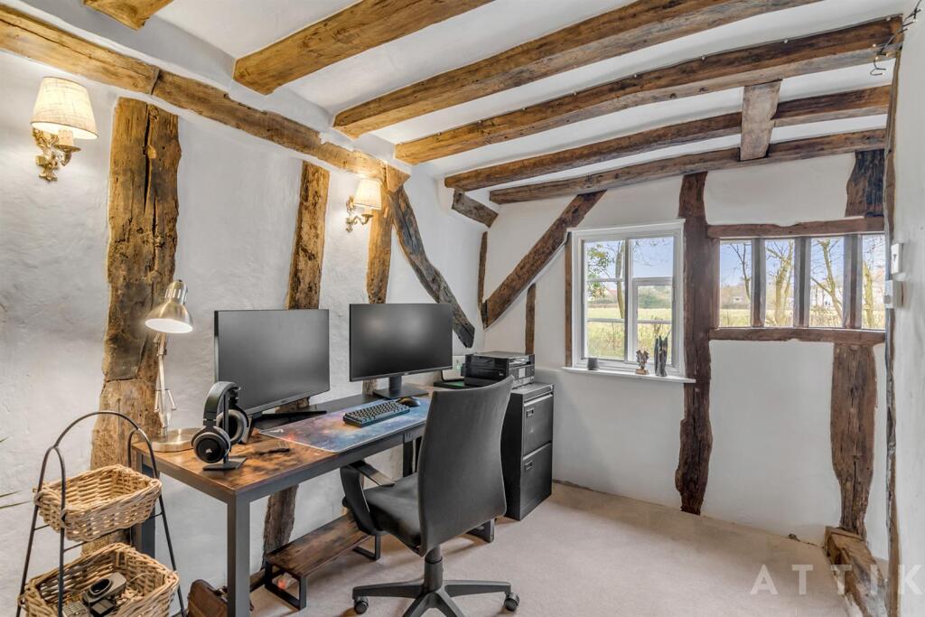 Old thatched cottage Manse Lane Crstfield IP19 0DJ