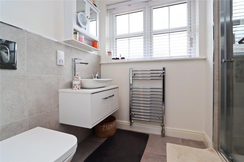 En Suite Shower Pic1