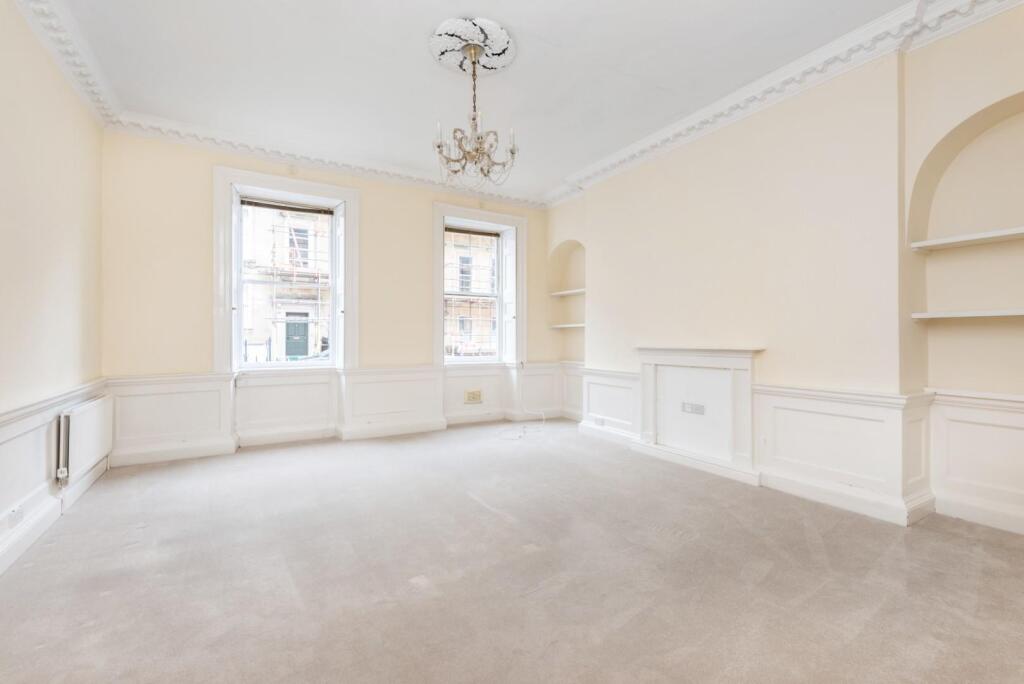 Flat, 3 Russell Street, Bath BA1 2GF-3.jpg