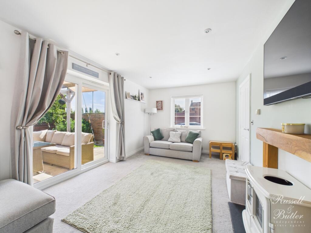 CAM01995G0-PR0322-STILL005