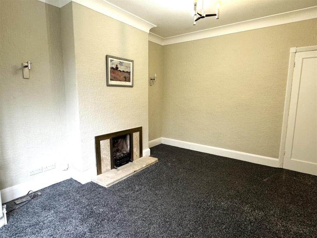 Living Room .jpg