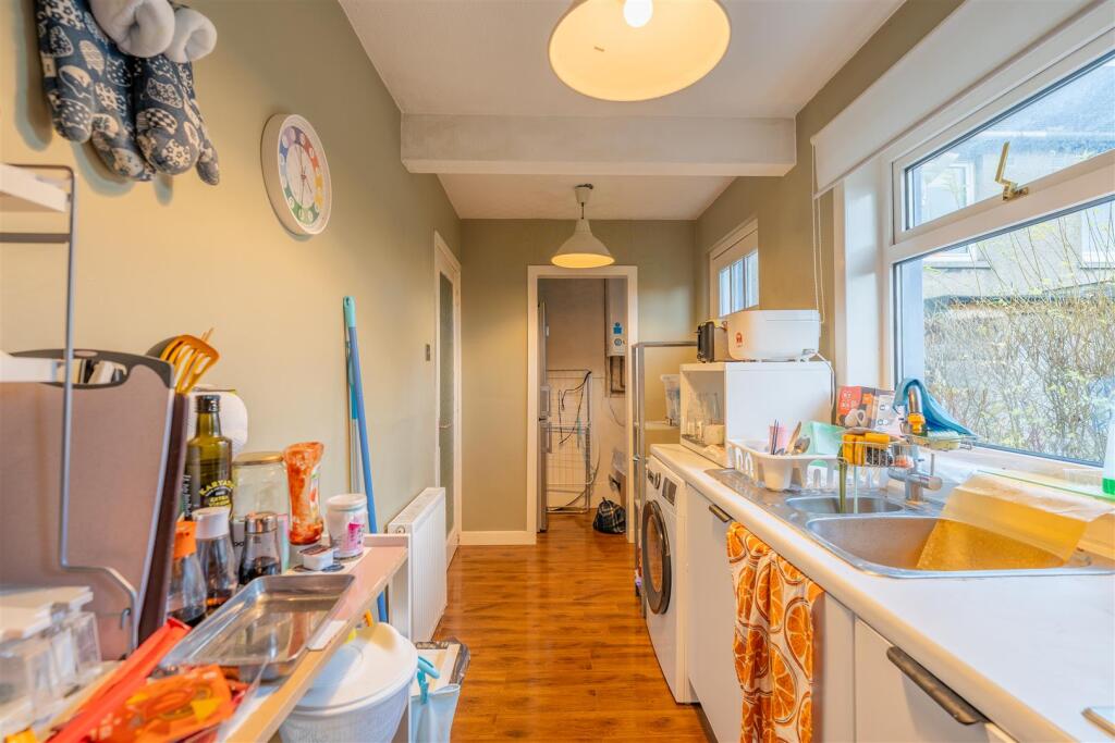 kitchen-1.jpg