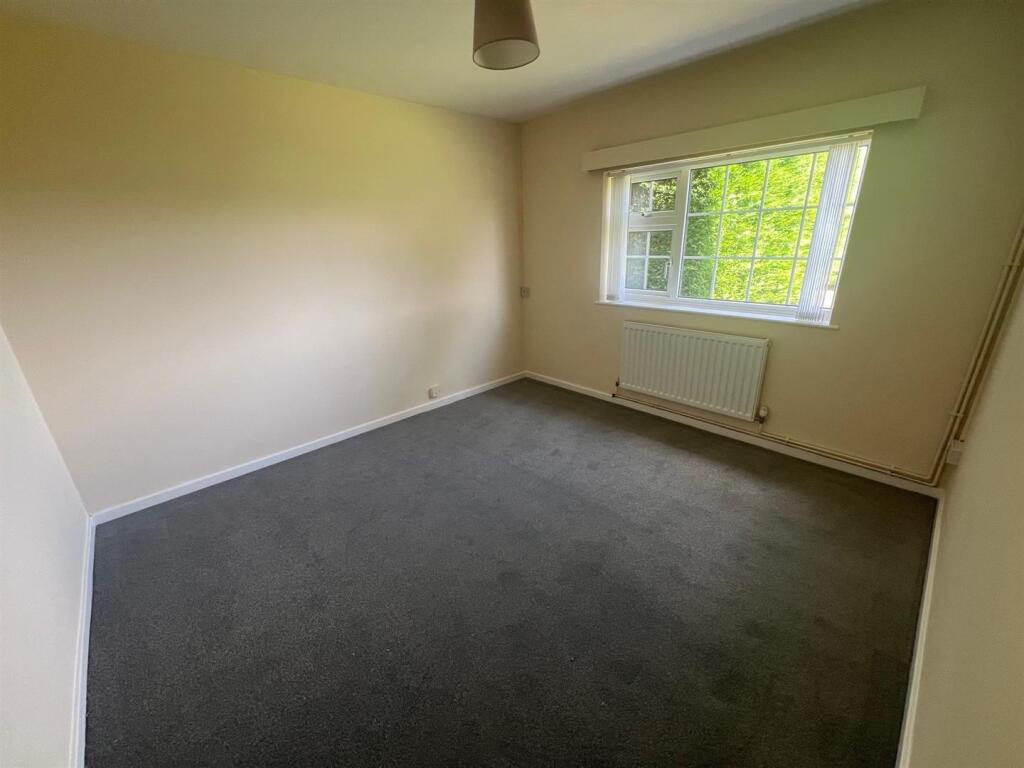 bed 1.jpg