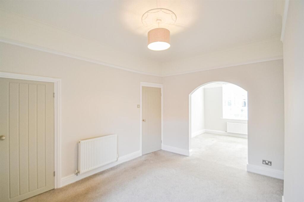 Dining Room &amp; Lounge