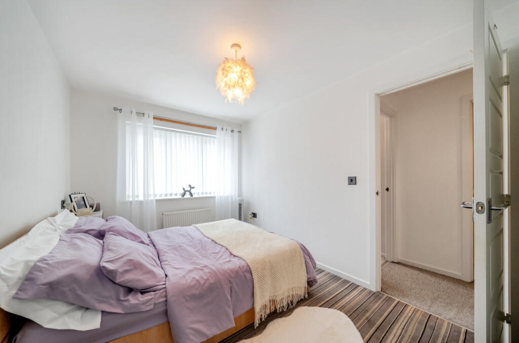 1369917-11-68f243...