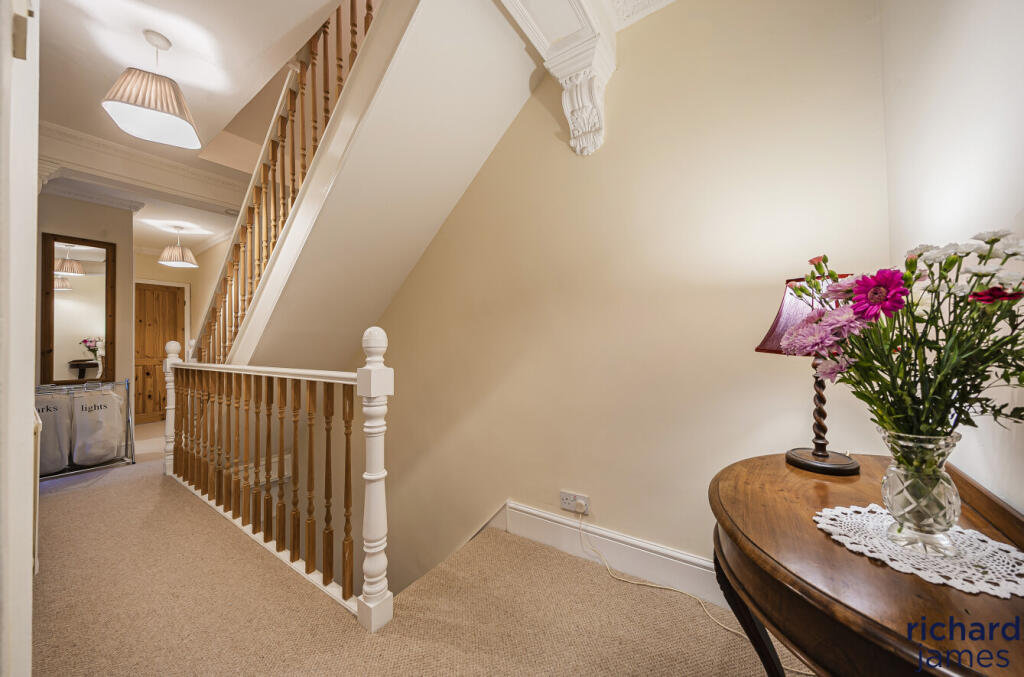 aad6850a-94d6-4d7...