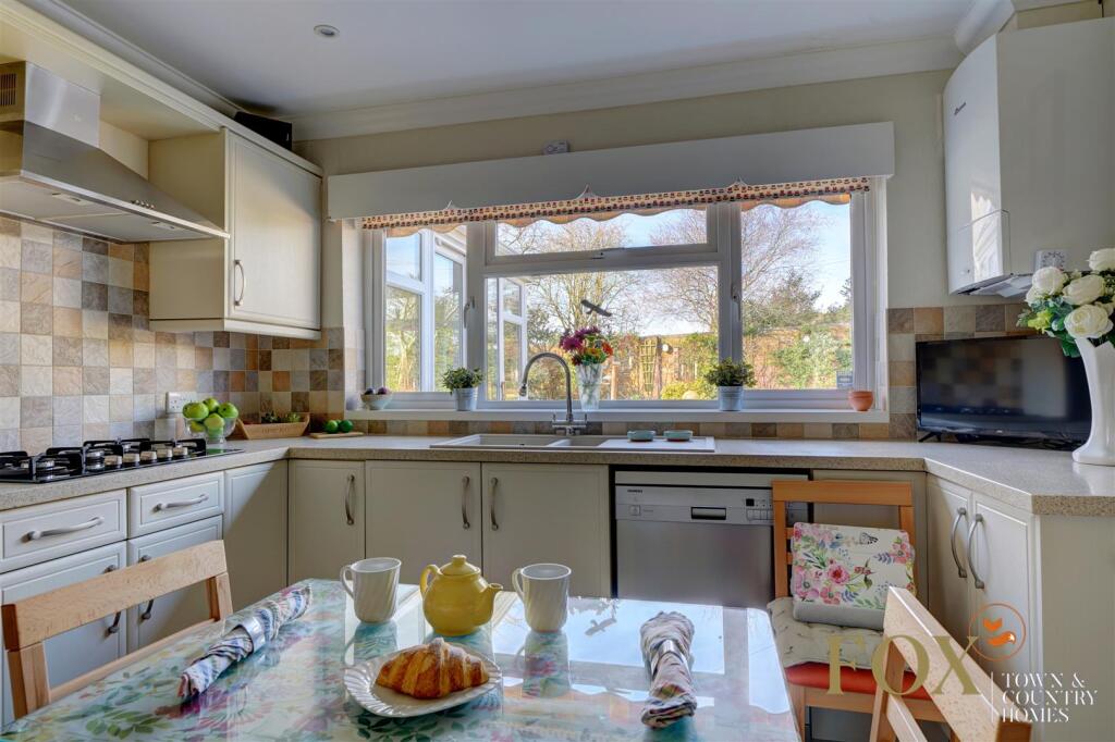 23 Old Road North (11).jpg