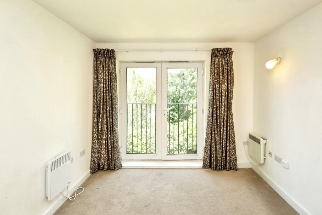 11 Celandine Grove, Southgate, London, N14 4BP