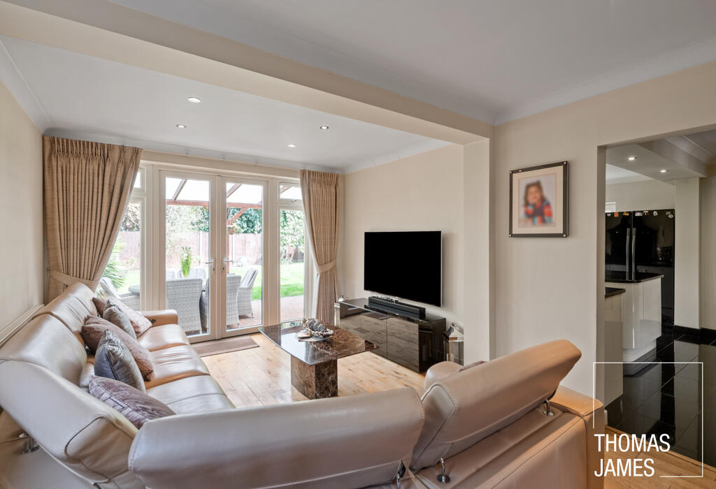 1 Athole Gardens, living room