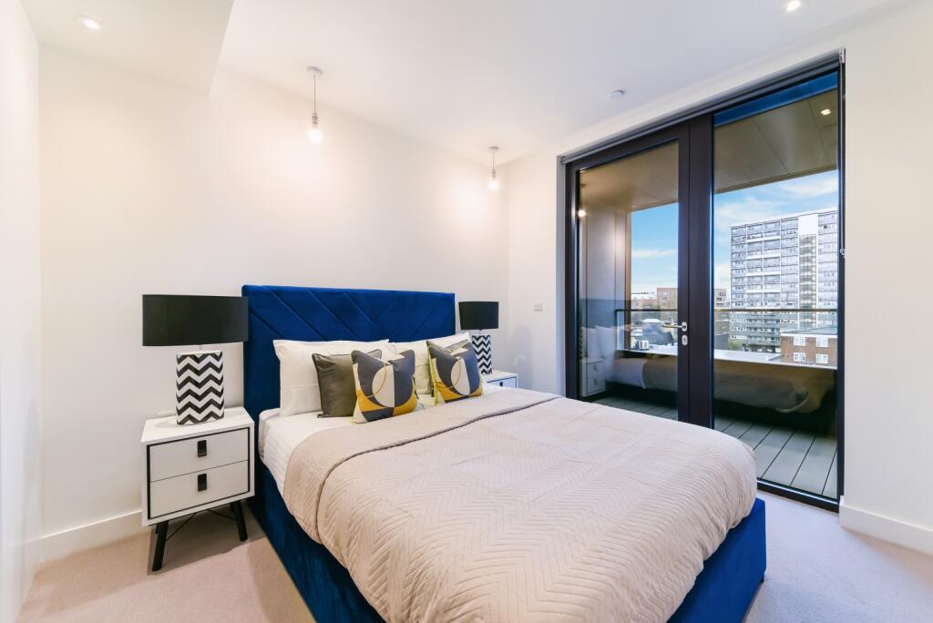 HKR Hoxton, Dawson S