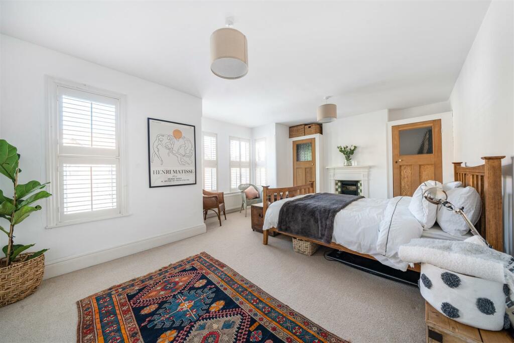 bedroom 1 h.jpg