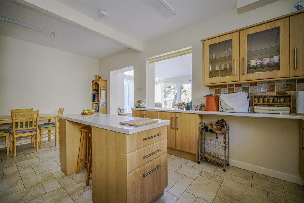 Kitchen/Breakfast Room