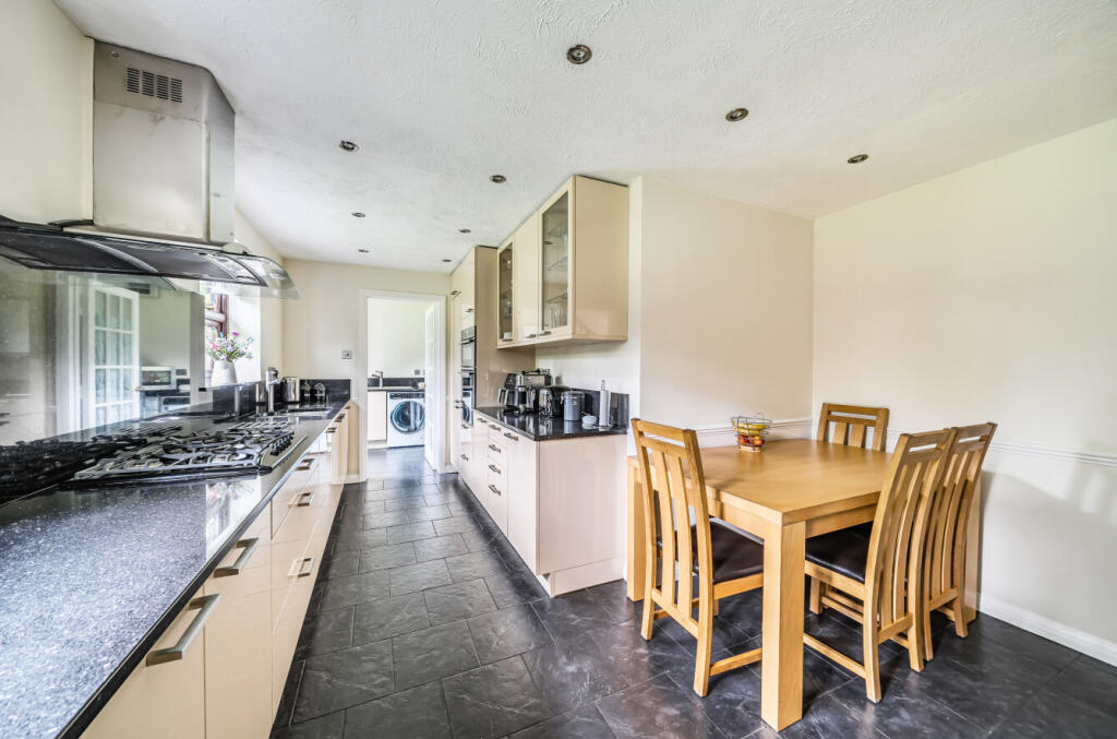 1341060-8-68a6f86...