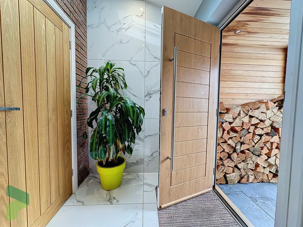 Porch to vestibul...