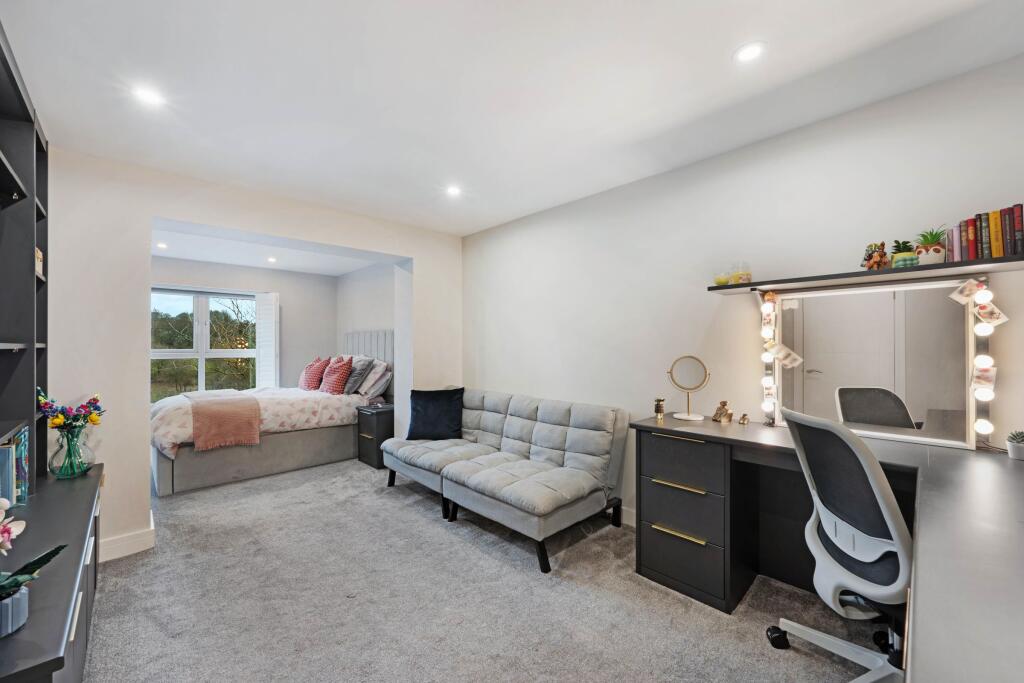 Bedroom 2 Dressing Area