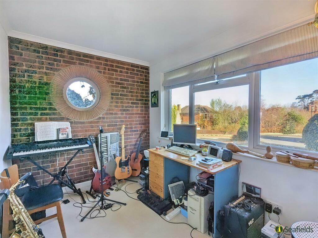 Ground floor Study/Bed 4