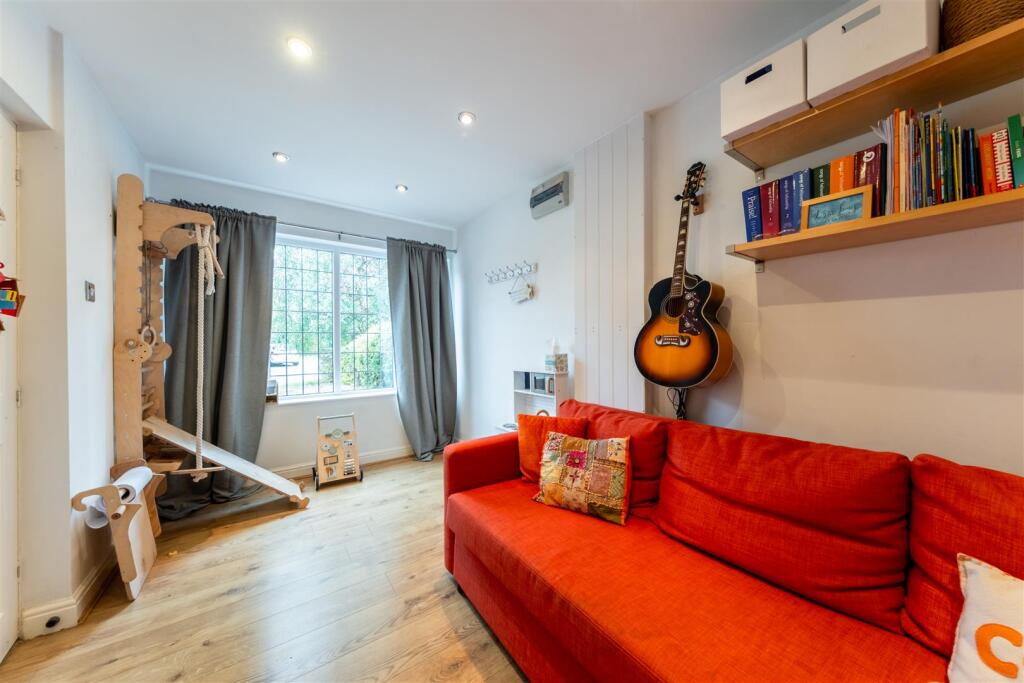 32 Waystead Close-020.jpg