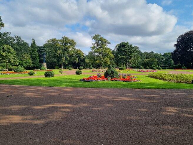 park-road-east-wv1-4pz-929059