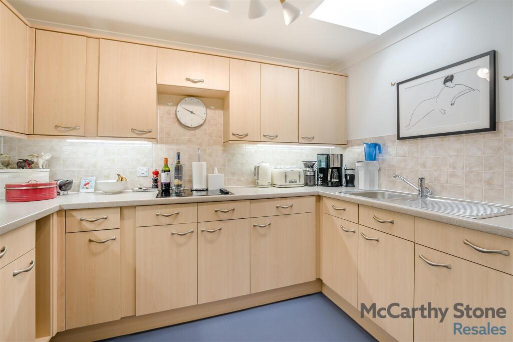 8671806-interior08.jpg