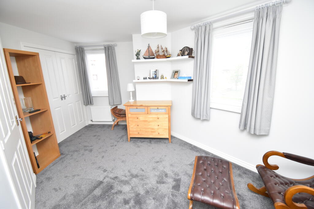 BEDROOM 2