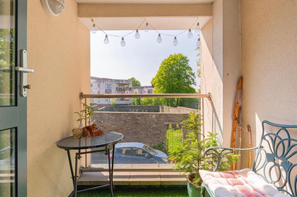 0C6SBV - Balcony A.jpg