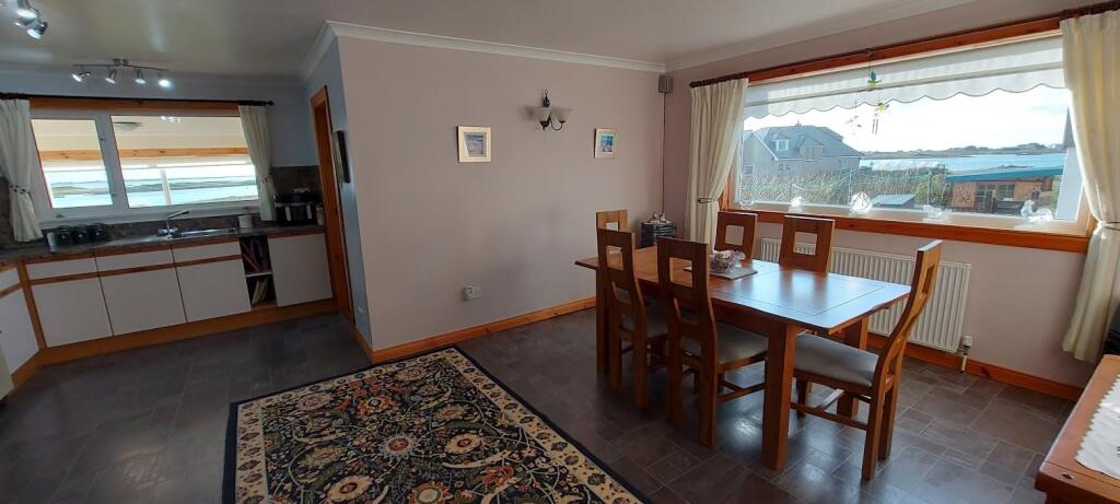 Kitchen diner 1.jpg