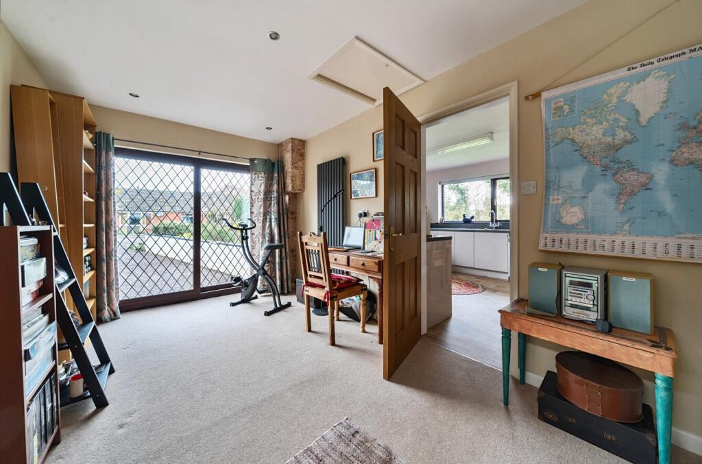 Bedroom/ Family Room