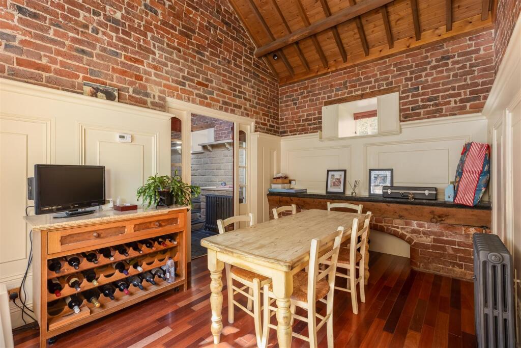 Grooms Cottage Annexe-4.jpg