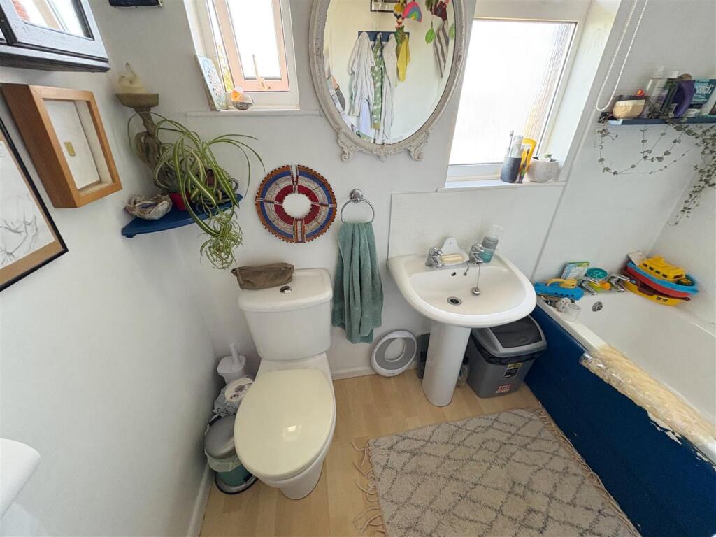 Bathroom.jpg