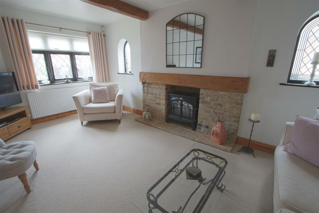 lounge1.jpg