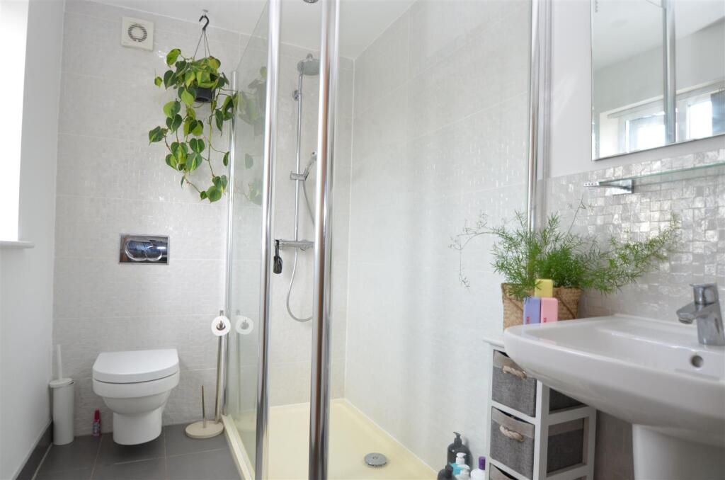 Main Bedroom En Suite