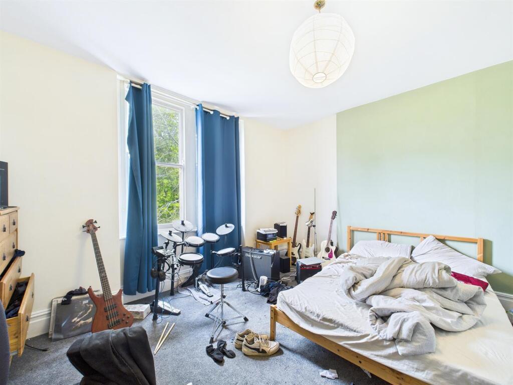11 - Period 9 Bedroom HMO.jpg