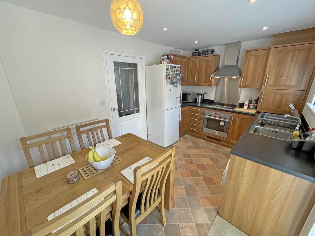 Cobham Close 49 - Kitchen Dining Room Front.jpg