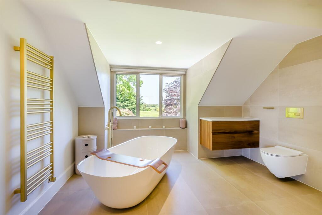 8594318-interior103.jpg