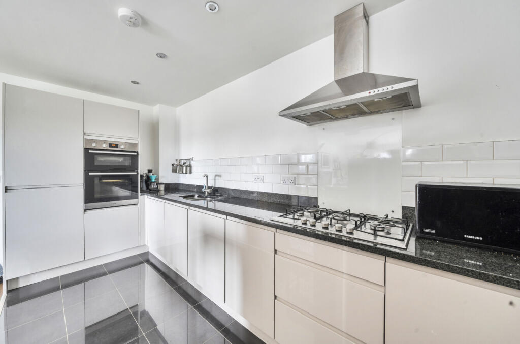 1363475-5-68e7c9a...