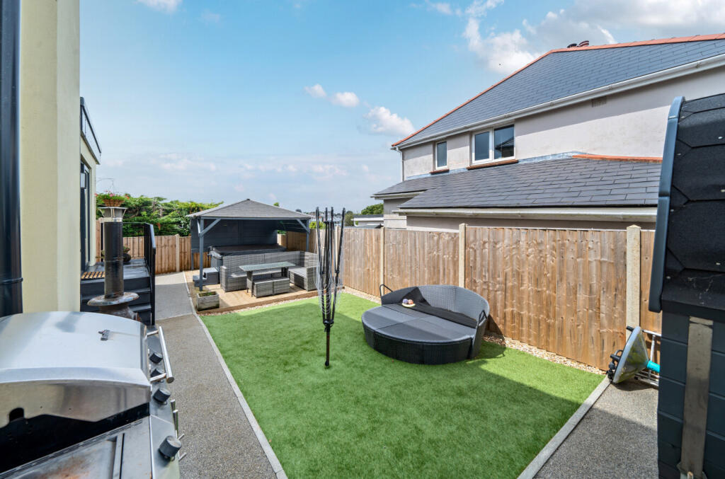 1310052-19-684af5...