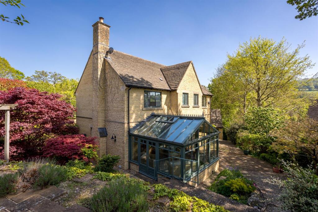 43 - Copper Beeches - GL6 6YE - Web.jpg