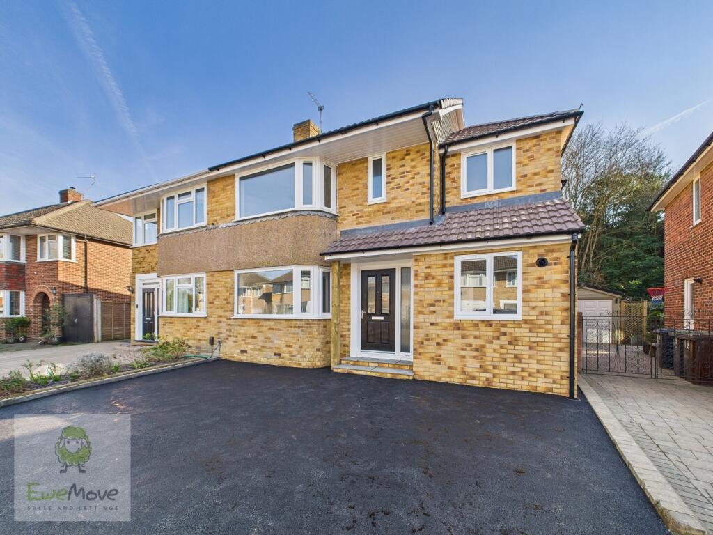 View Of The Front Of The Property