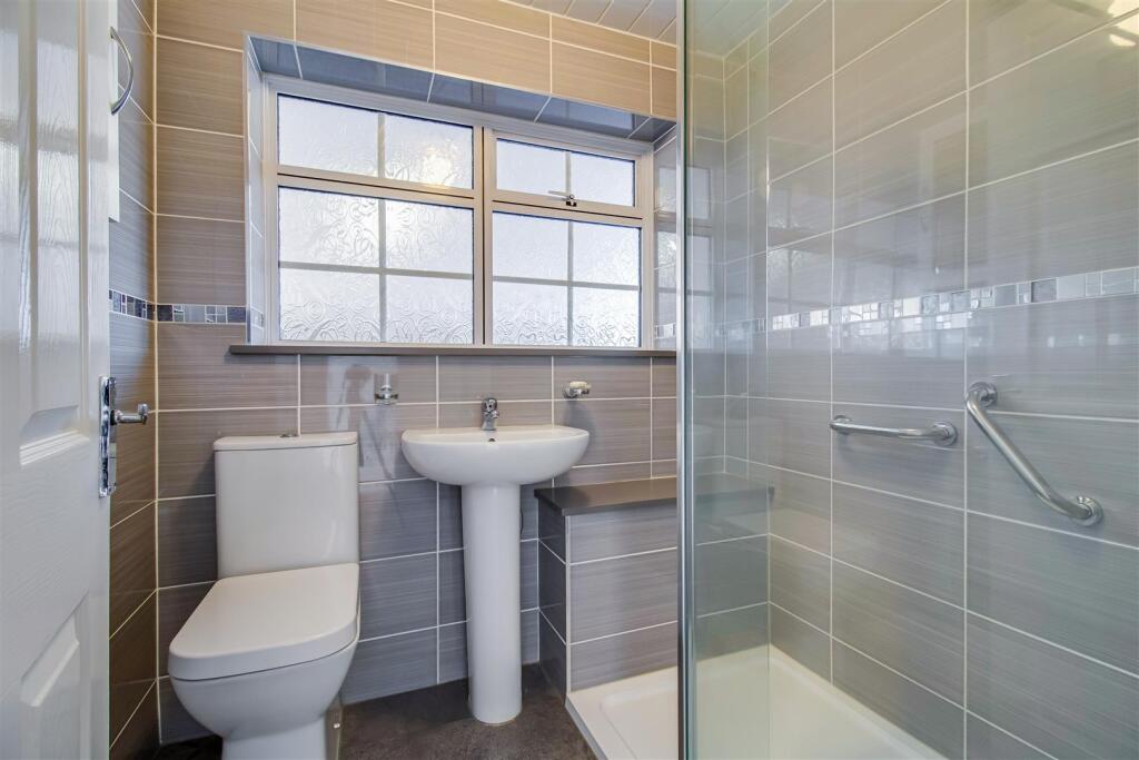 SHOWER ROOM/W.C.