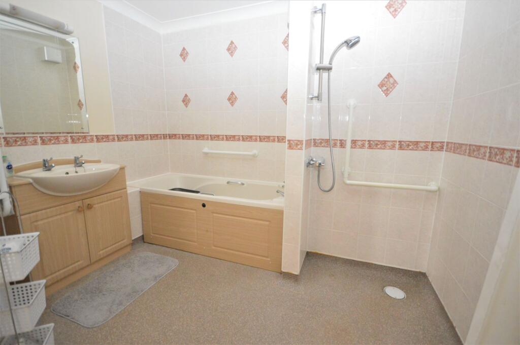 BATHROOM / WET ROOM