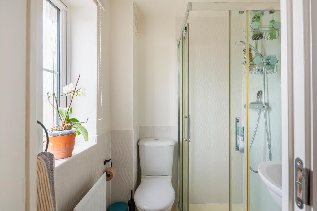 0T3RAN - Ensuite A.jpg