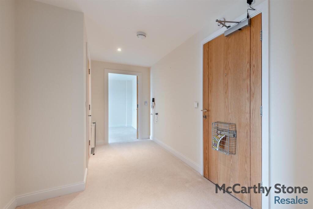 8636883-interior06-800.jpg