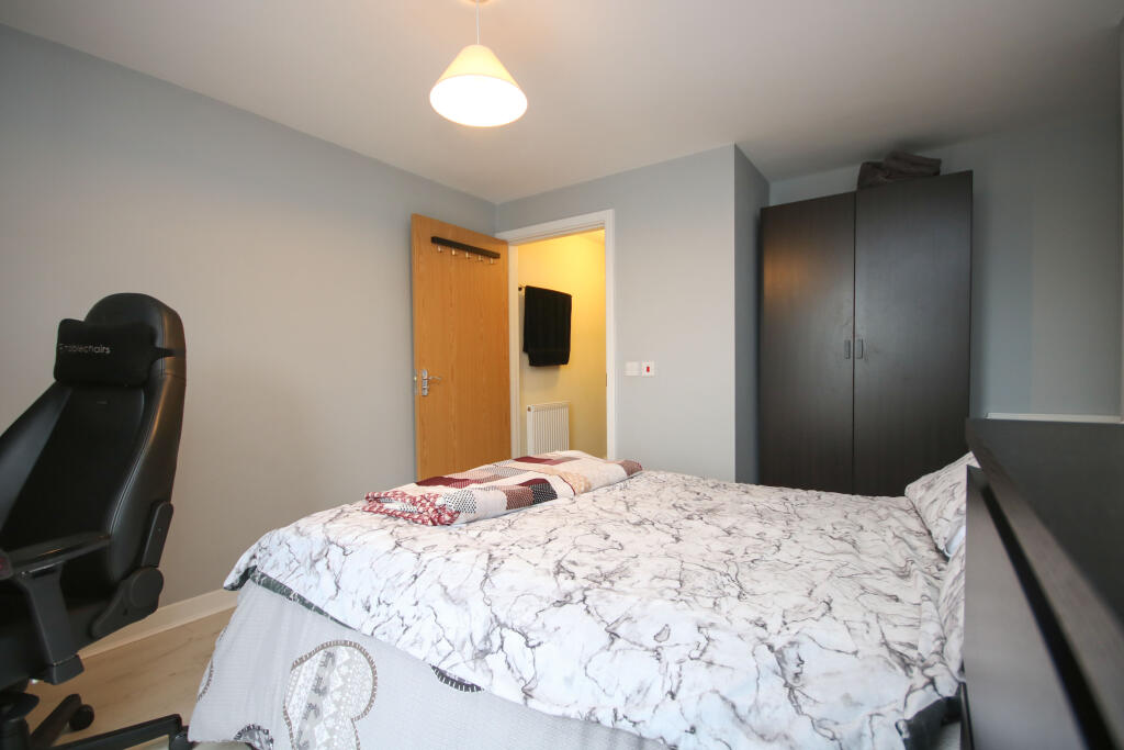 Master Bedroom 3.JPG