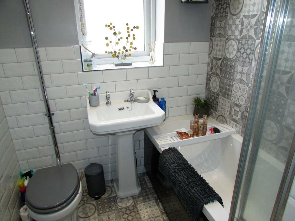 KnottLanes70bath.JPG